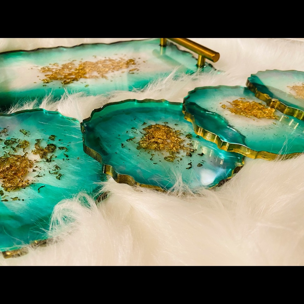 Handmade Green Resin Tray With Handles And Coasters - Picture 2 of 13